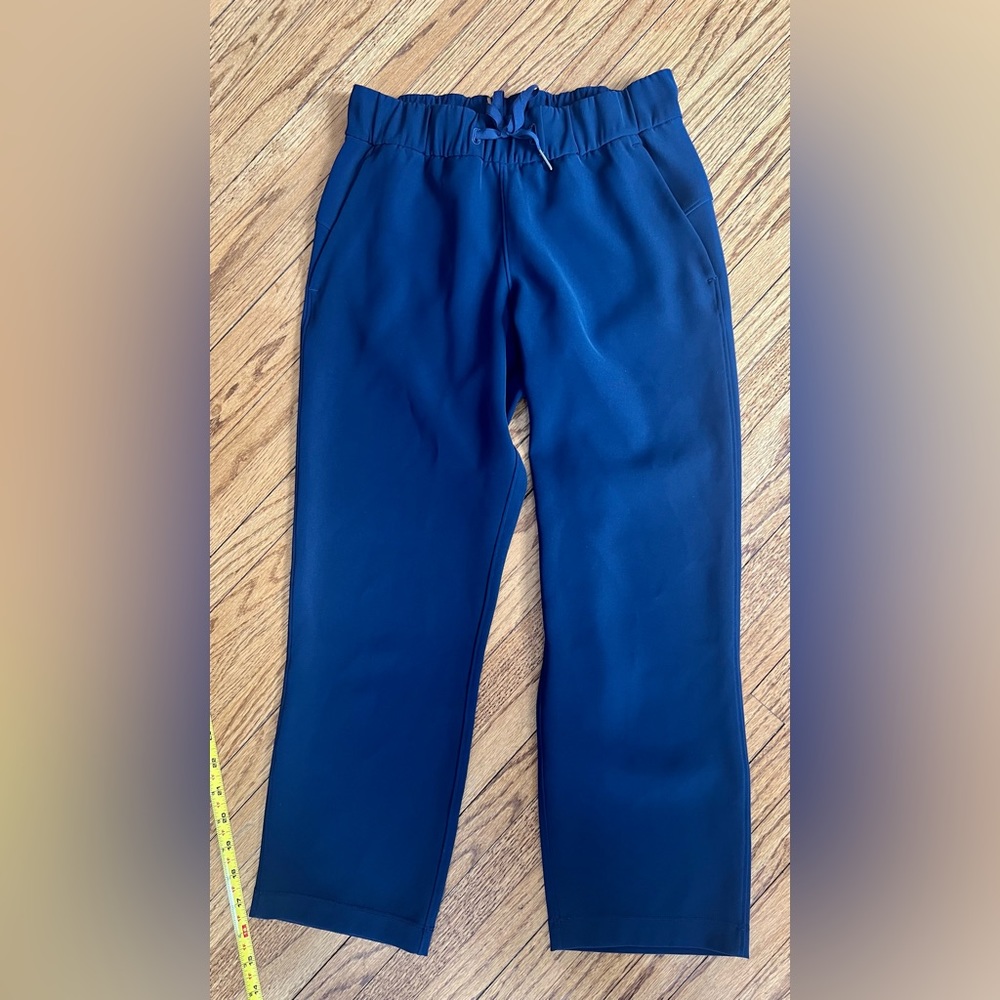 Lululemon On the Fly pants size 4 navy blue